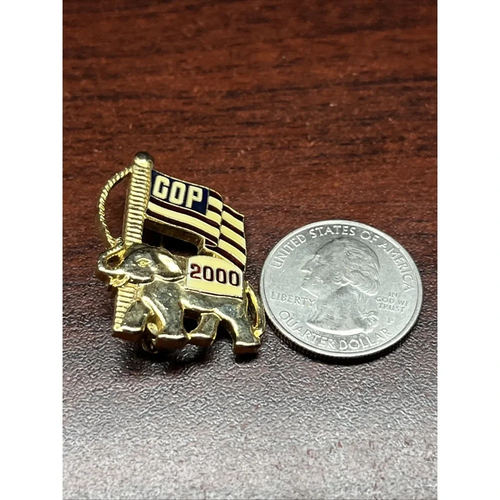 Vintage 2000 GOP Elephant Logo‎ Republican American Flag Lapel Hat Pin